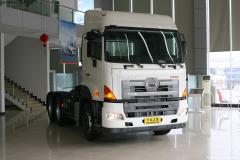 廣汽日野 700系列重卡 380馬力 6X4 牽引車(chē)(YC4250SS10PK)