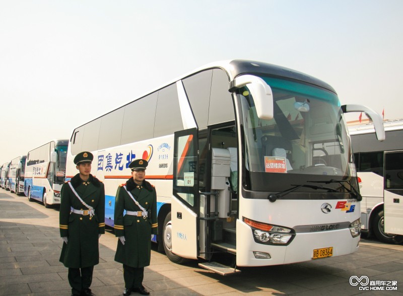 龍威服務(wù)兩會(huì)顯“國車”風(fēng)范 商用車之家